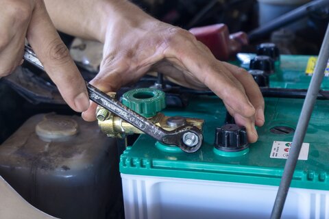 battery technician