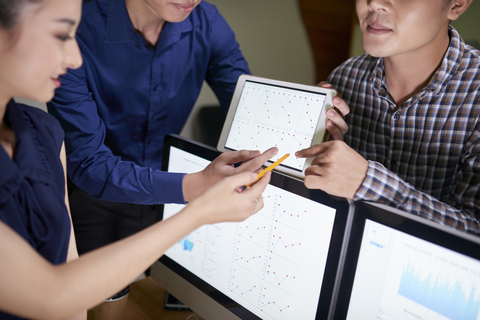 senior product analyst